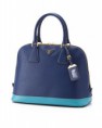 /products/%e3%83%97%e3%83%a9%e3%83%80-%e3%83%90%e3%83%83%e3%82%b0-saffiano-lux-%e3%83%ad%e3%82%b4%e3%83%97%e3%83%ac%e3%83%bc%e3%83%88-%e3%83%8f%e3%83%b3%e3%83%89%e3%83%90%e3%83%83%e3%82%b0-bluette-turchese-bl847b-nzv-f0cei/